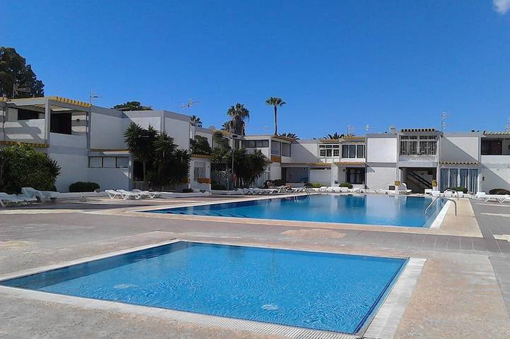 Holiday apartment for 6 people, with garden and pool as well as terrace and hot tub - 1