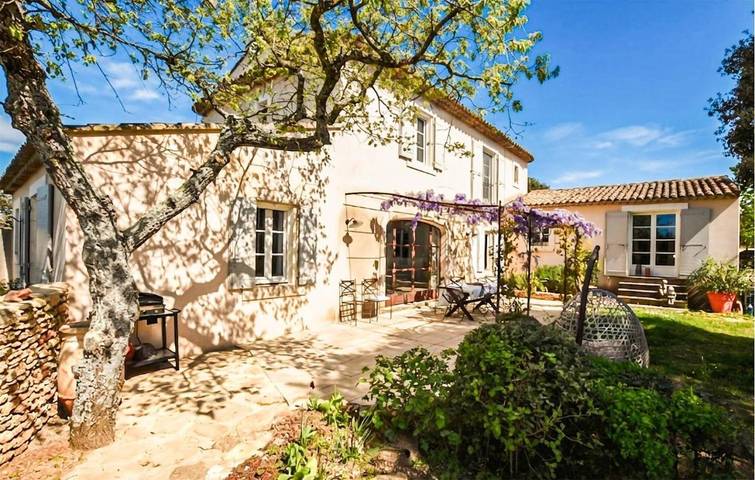 Location de vacances pour 6 personnes, avec Jardin et Piscine à Bonnieux