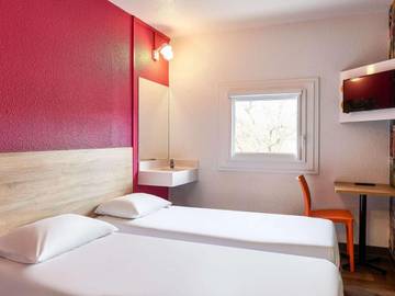 Hôtel pour 2 personnes, avec terrasse et jardin, animaux acceptés à Brétigny-sur-Orge