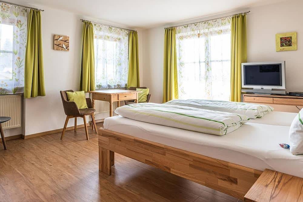 Ganze Wohnung, Doppelzimmer Schlicke mit Dusche, Wc - Linde, Landhaus in Seeg, Bayerisch Schwaben