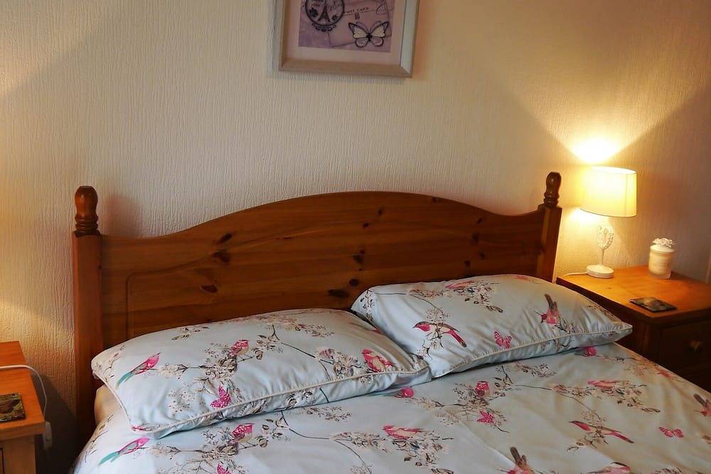 Swallow Cottage -  a cottage that sleeps 6 guests  in 3 bedrooms in Dalbeattie, Dumfries and Galloway