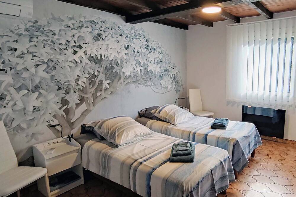 Villasospel - villa spacieuse classée 5***** sur 1500m2 clos. Piscine et sauna. in Sospel, Côte méditerranéenne (France)