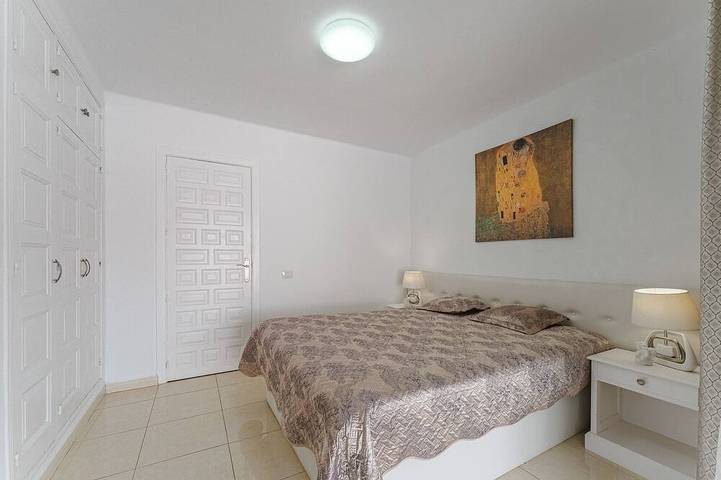 Appartement entier, Beaux appartements avec grande terrasse proche de la plage in Playa de las Américas, Arona