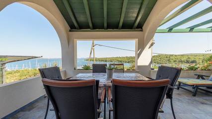 Ferienhaus für 6 Personen, mit Garten auf Dugi Otok