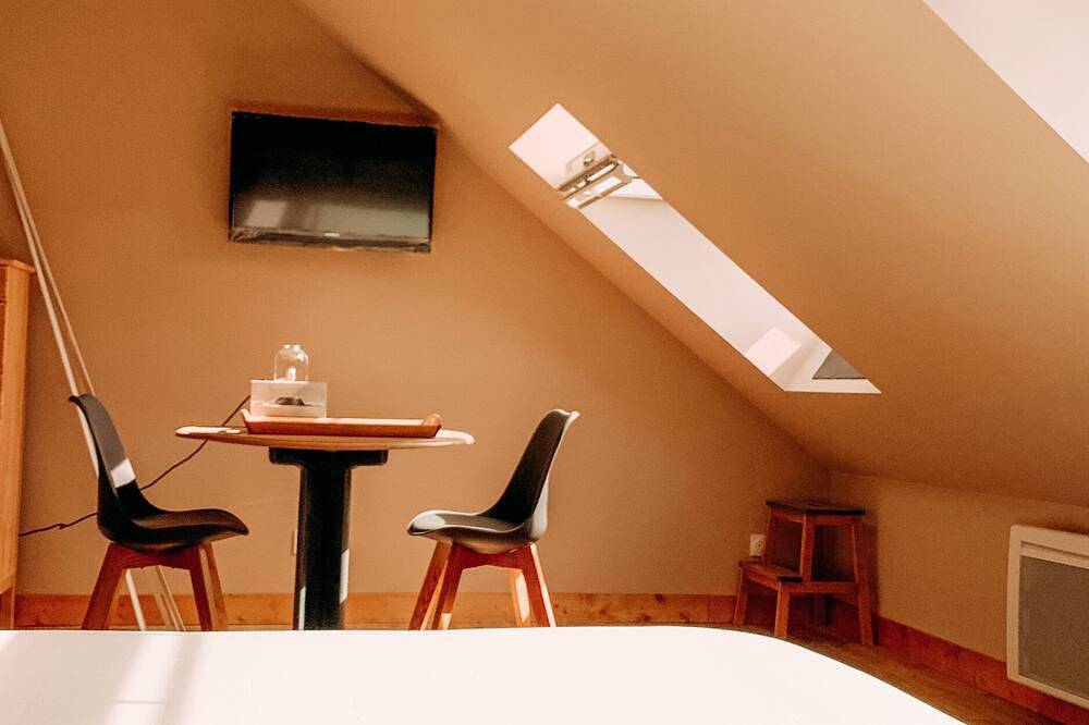 Geheel appartement, Sous les Toits (2 pers.) 3e étage in Honfleur, Lisieux en omgeving