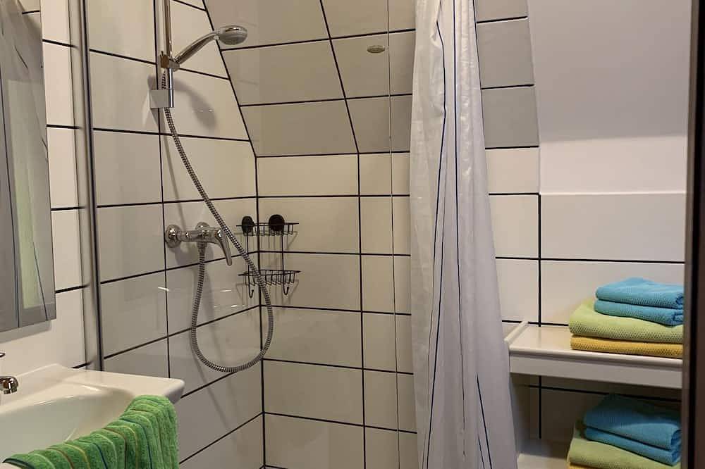 Ganze Wohnung, Freistehendes Ferienhaus mit Blick auf die Alpen in Gailtaler Alpen, Hermagor-Pressegger See