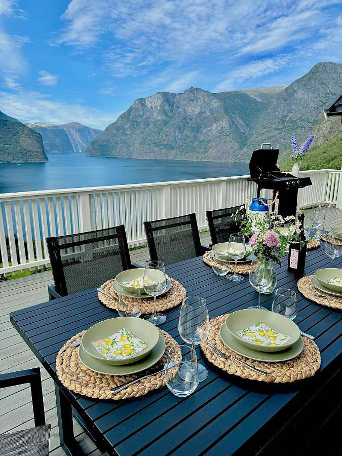 Villa für 10 Personen, mit Balkon und Terrasse sowie Garten und Ausblick in Norwegen - 4