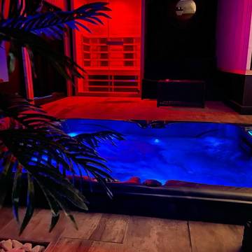 Hôtel pour 2 personnes, avec sauna et jacuzzi dans l' Isère