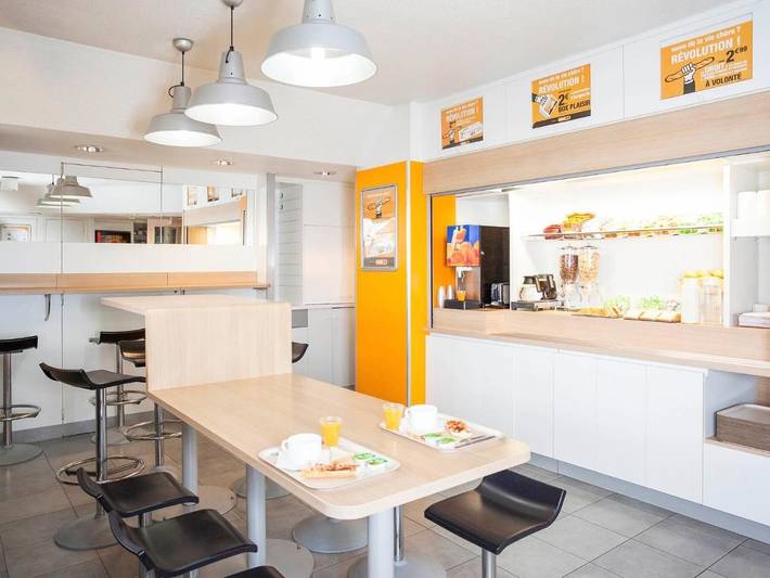 Hôtel pour 3 personnes, avec Terrasse à La Valette-du-Var - 3