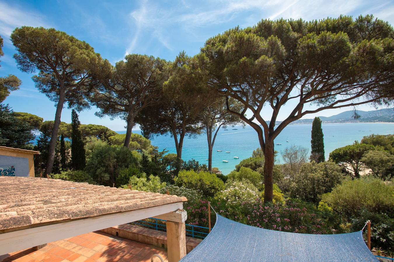Room 'Port-Cros' with Sea View, Shared Terrace and Wi-Fi in La Croix-Valmer, Parc national Port-Cros
