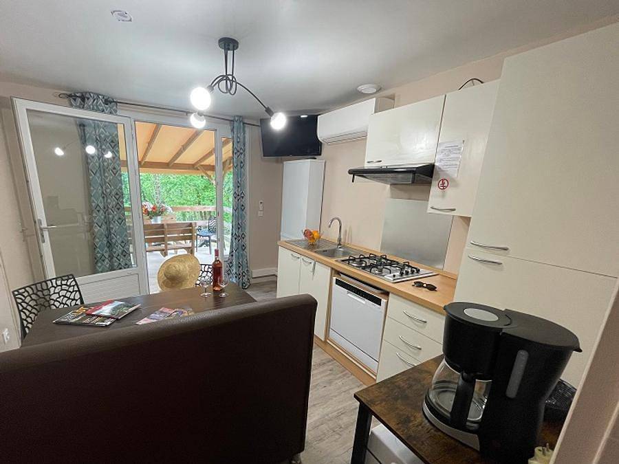 Camping La Chêneraie **** - Gîte 4 personnes - Cottage La Gariotte - 4 personnes - 2 chambres - Climatisé - Télévision - Lave-vaisselle - S in Saint-Géry-Vers, Parc Naturel Régional des Causses du Quercy