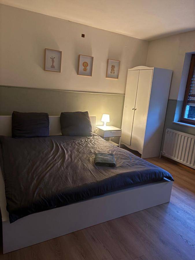 Location de vacances pour 13 personnes, avec terrasse et vue dans Burnenville