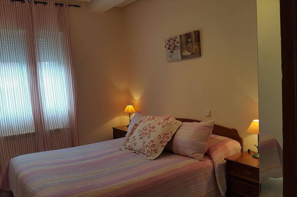 Entire apartment, Liencres, nearby beaches. Free Wifi. Low level in Liencres, Piélagos