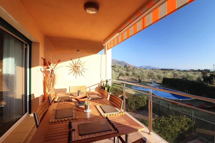 Apartamento de vacaciones para 6 personas, con piscina además de jardín y terraza - 1