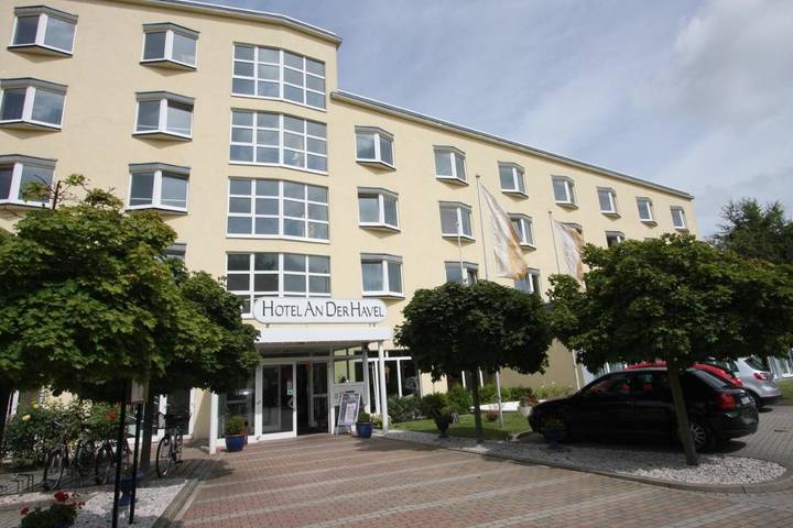 Hotel für 3 Personen, mit Terrasse und Garten in Oranienburg - 3