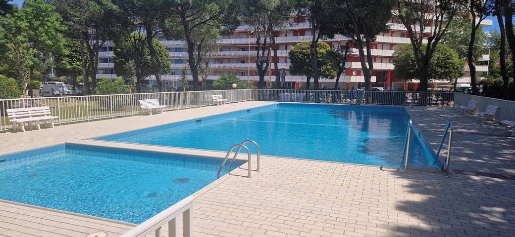 Ferienwohnung für 6 Personen, mit Terrasse und Kinderpool sowie Pool und Ausblick in Porto Santa Margherita - 2