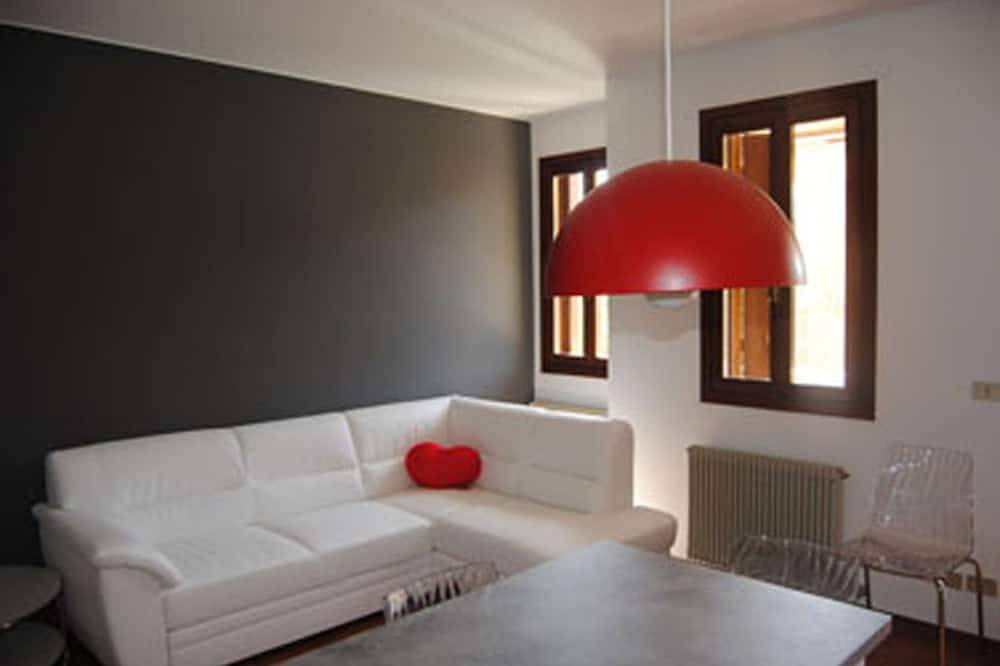 Ganze Wohnung, Vittorio Veneto Zentrum, Wohnung mit Garage, 4 Personen in Vittorio Veneto, Südliche Karnische Alpen