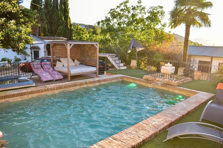 Casa rural para 13 personas, con jacuzzi además de piscina y jardín en Priego de Córdoba - 2