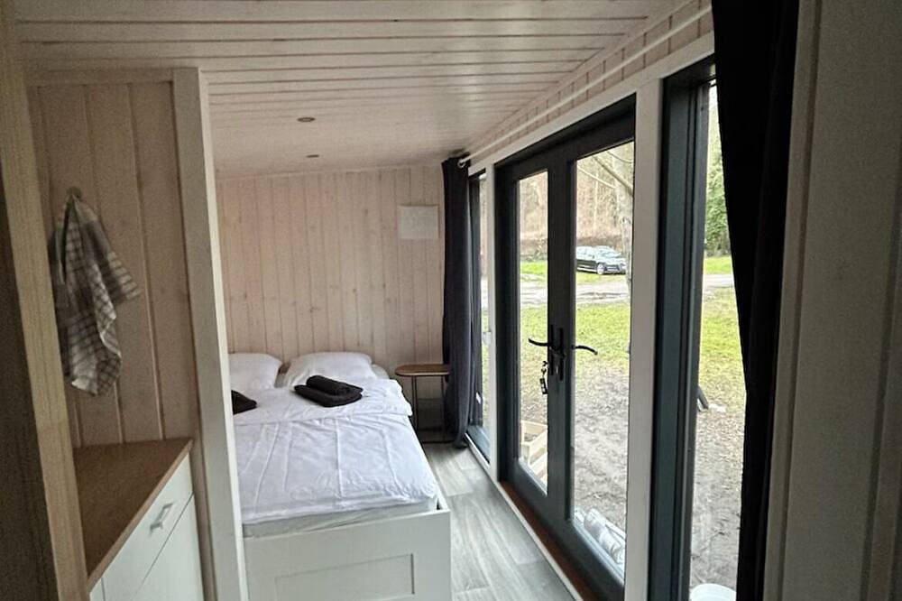 Charming tiny house by the lake with outdoor sauna in Lehnin, Kloster Lehnin
