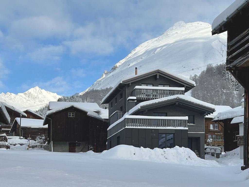 Apartamento vacacional con 3 dormitorios in Sedrun, Tujetsch