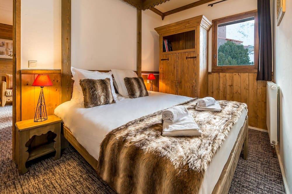 Entire apartment, Chalet in Les Arcs with Heated Pool in Les Arcs, Bourg-Saint-Maurice