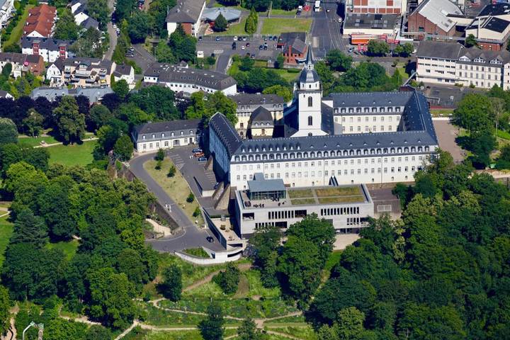 Hotel für 4 Personen, mit Terrasse und Garten sowie Ausblick in Siegburg