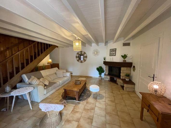 Location de vacances pour 7 personnes, avec Terrasse ainsi que Jardin et Vue à Saint-Sulpice-de-Mareuil - 3
