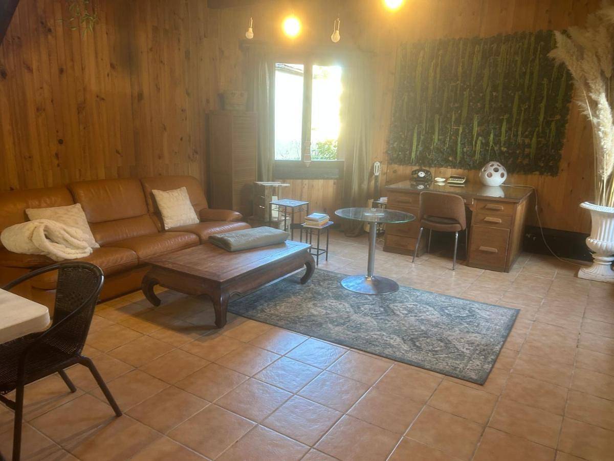 One-Bedroom House in Chennegy, Aube
