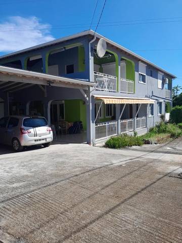 Location de vacances pour 6 personnes, avec vue et terrasse à Capesterre-Belle-Eau