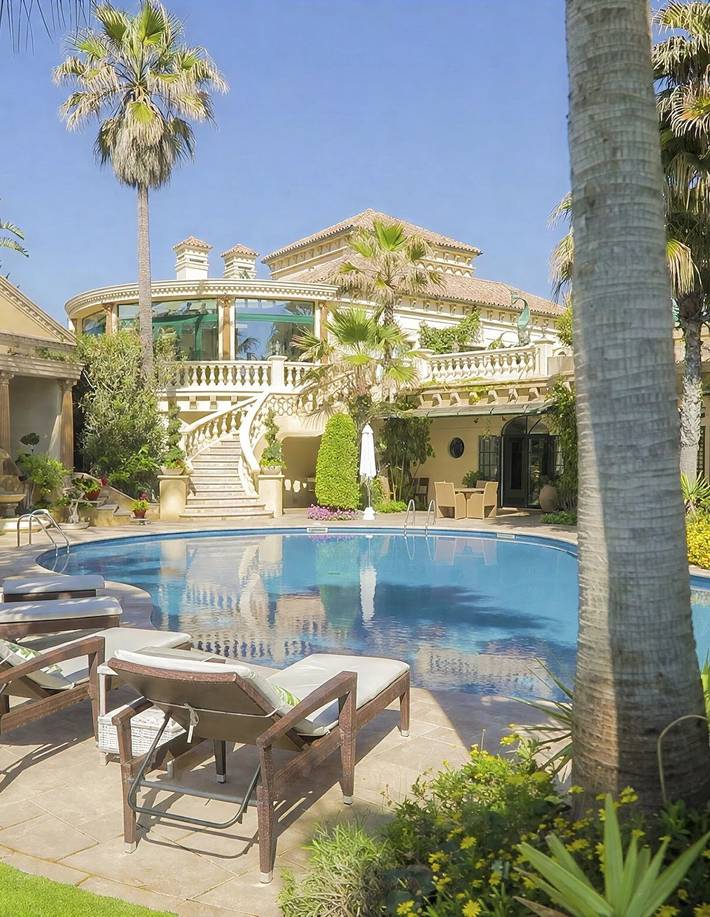 Chalet para 18 personas, con Balcón y Jacuzzi además de Terraza y Piscina en Provincia de Málaga - 2
