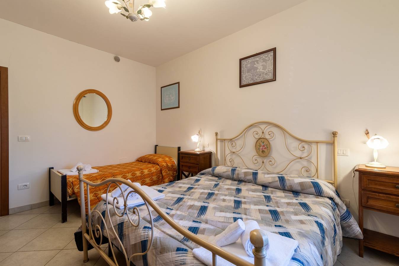 Apartment "Papà Giuseppe La Cantina" with Shared Pool and Wi-Fi in Arezzo Province