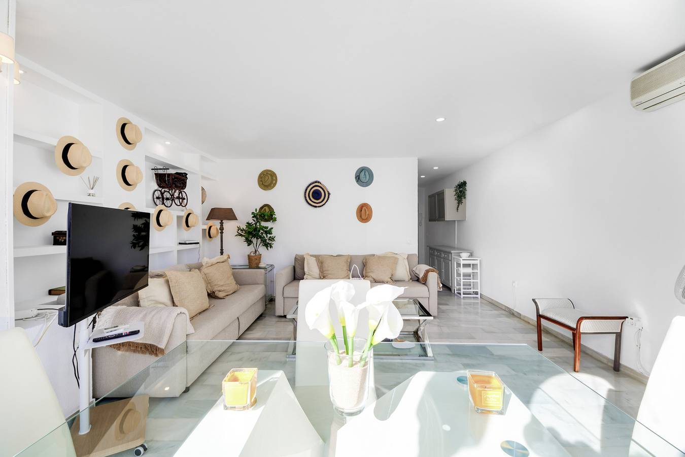 Apartamento entero, Apartamento 'Vistahermosa' con piscina compartida, Wi-Fi y aire acondicionado in El Puerto de Santa María, Costa de la Luz