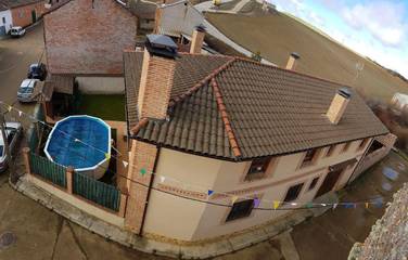 Casa de vacaciones para 10 personas, con piscina además de jardín y vistas en Provincia de Palencia