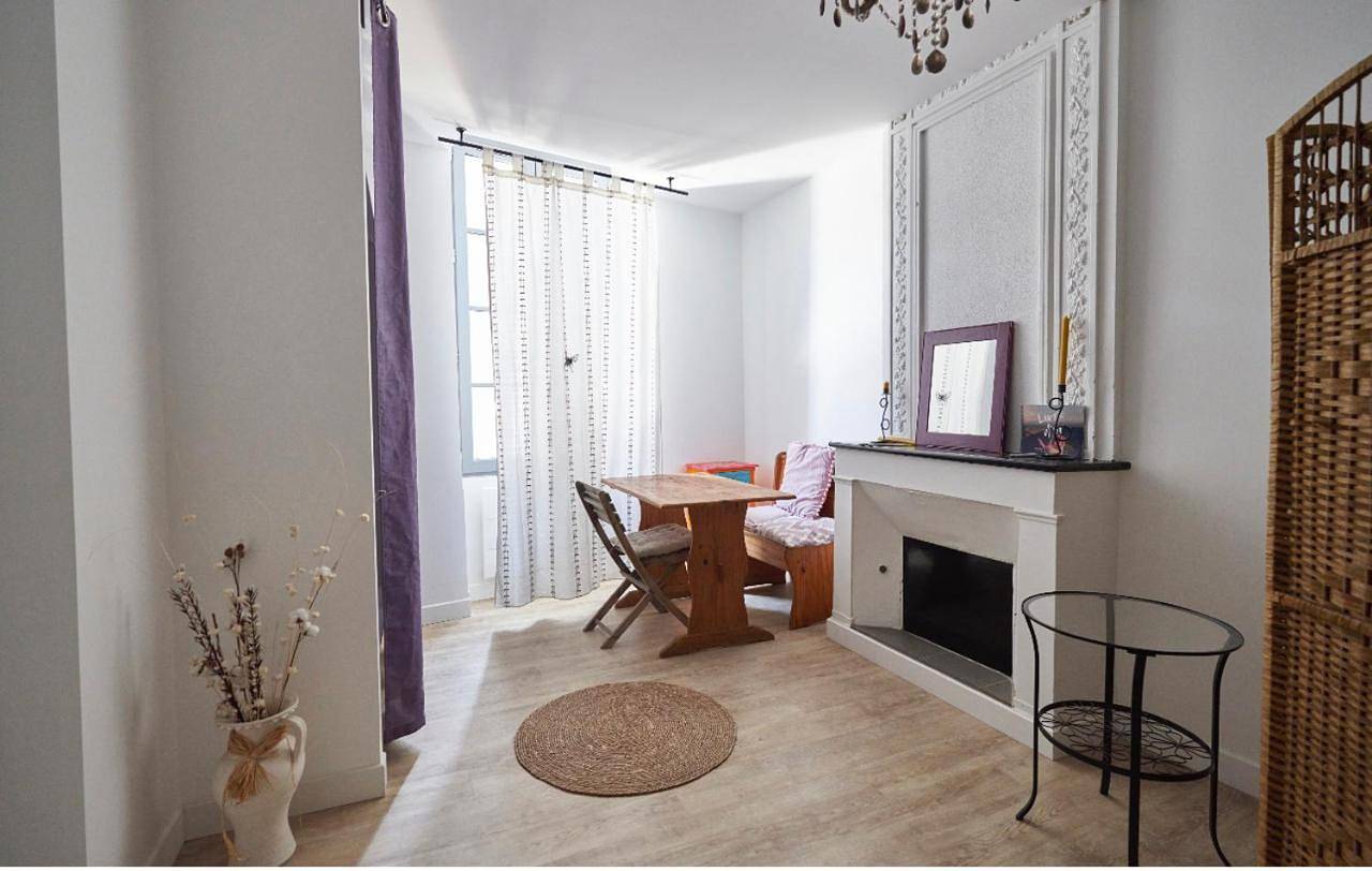 Appartement entier, Une nuit à Bord de Garonne - Wifi in Langon, Région de Langon