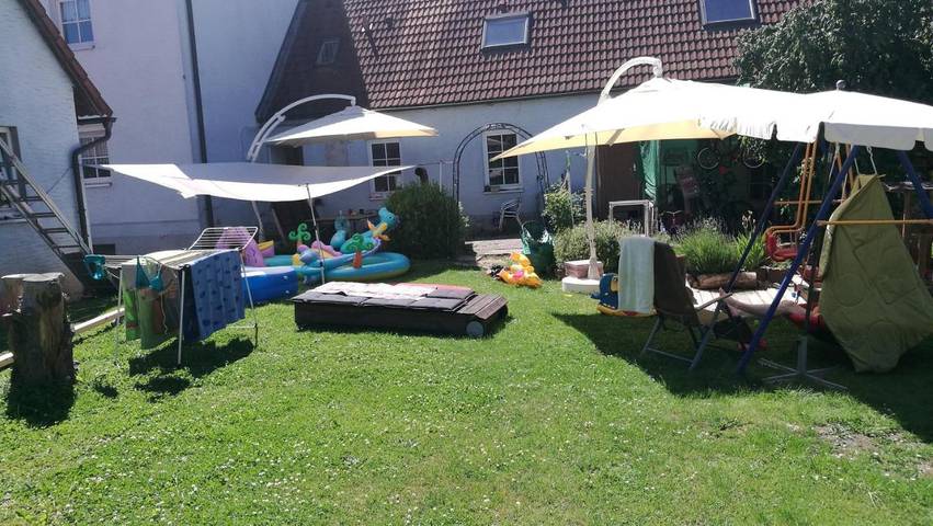 Ferienwohnung für 5 Personen, mit Terrasse und Garten sowie Ausblick