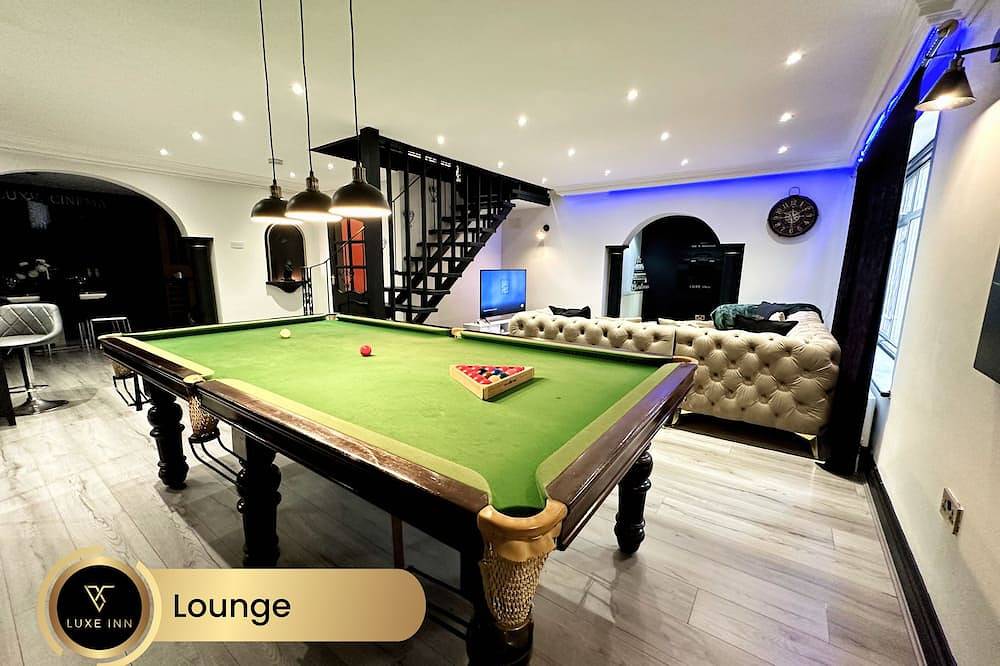 Luxury 4 Bed House, Heathrow T4, Luxe Inn in Slough, Berkshire