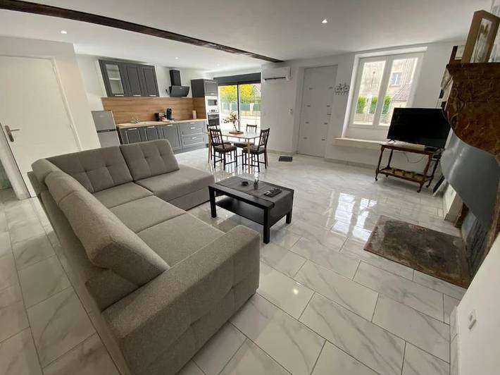 Location de vacances pour 6 personnes, avec Terrasse et Jardin à Lignol-le-Château