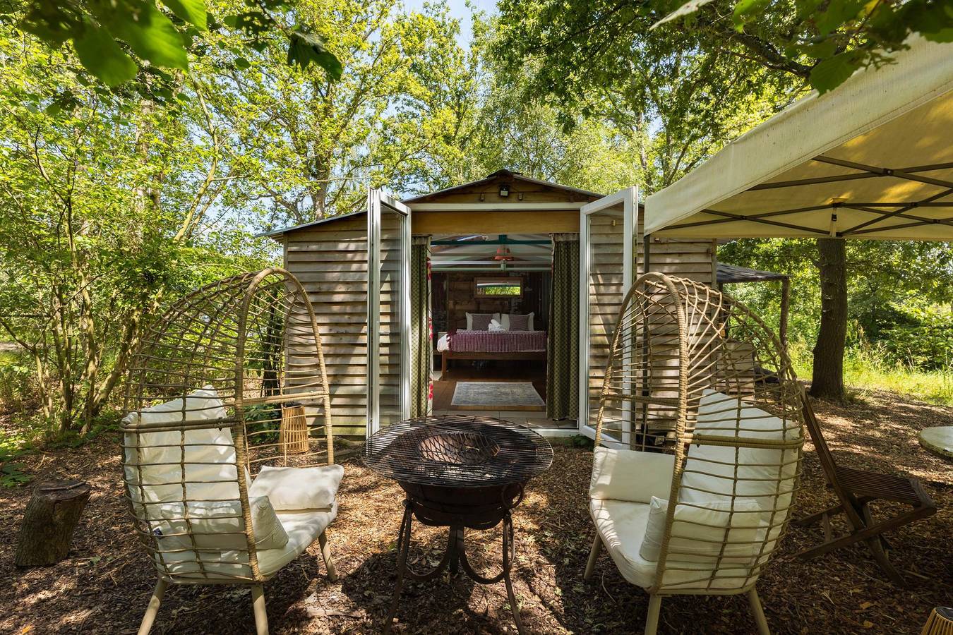 Stunning Glamping Retreat in the Woods - Pass the Keys in Moreton-in-Marsh, Warwickshire
