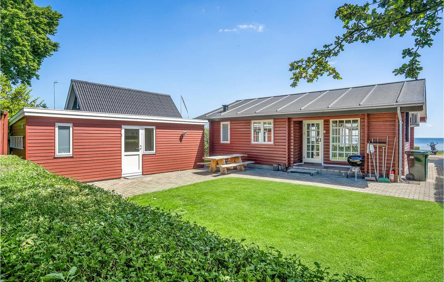 Vacation house for 6 people with yard in Bjert, Little Belt