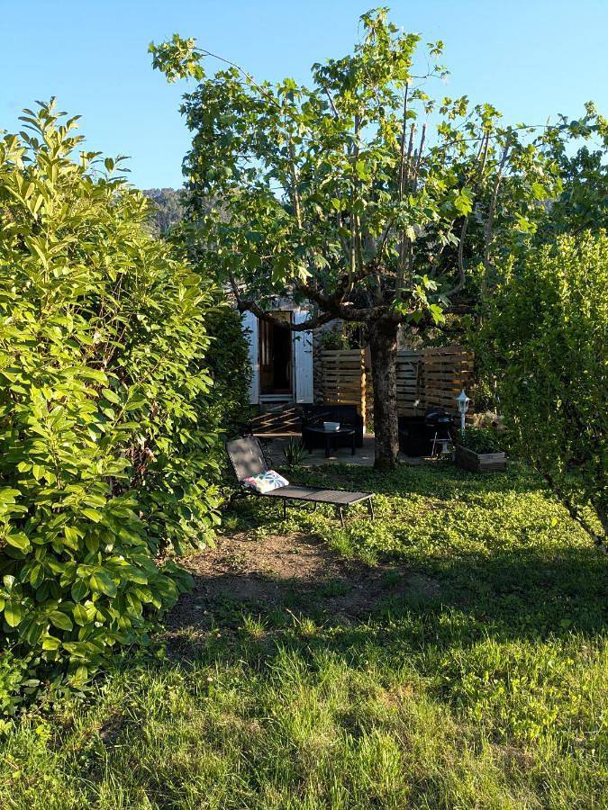 Location de vacances pour 2 personnes, avec Terrasse ainsi que Jardin et Vue à Dunière-sur-Eyrieux