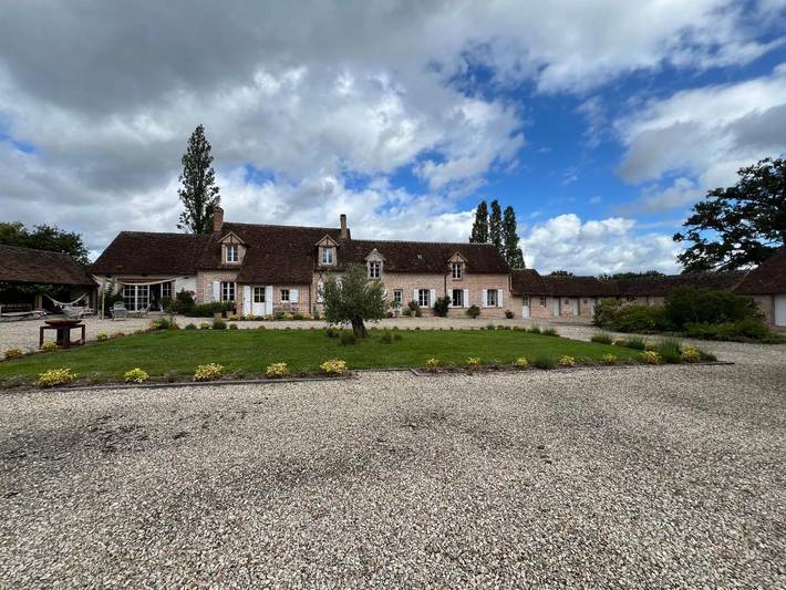 Villa pour 14 personnes, avec Terrasse ainsi que Jardin et Piscine