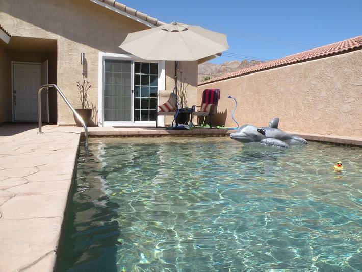 Vacation rental for 6 people, with terrace and yard in La Quinta (CA)