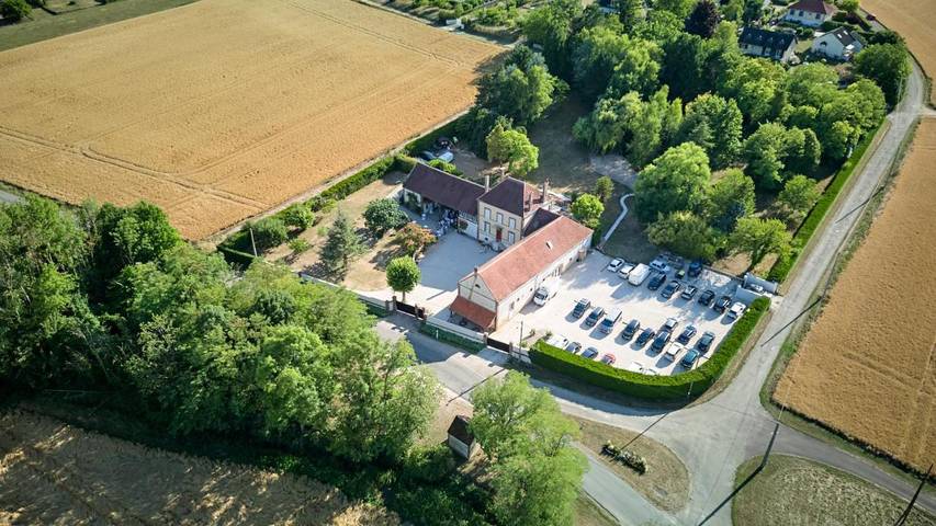 Location de vacances pour 2 personnes, avec Jacuzzi et Jardin dans Montholon
