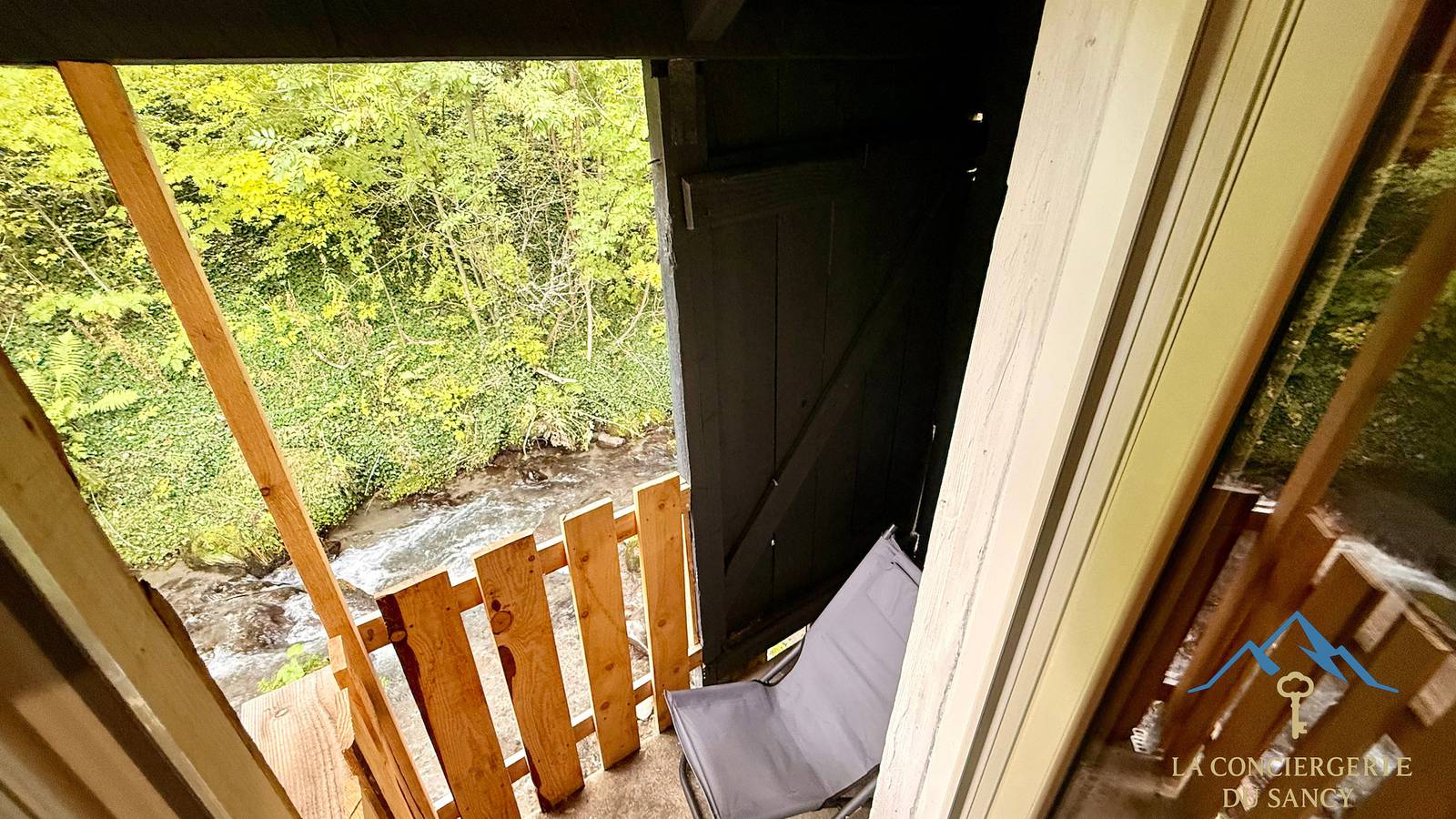 Appartement de vacances entier, La Cabane des Sources Le Mont Dore 2pers in Mont-Dore, Parc naturel régional des Volcans d'Auvergne