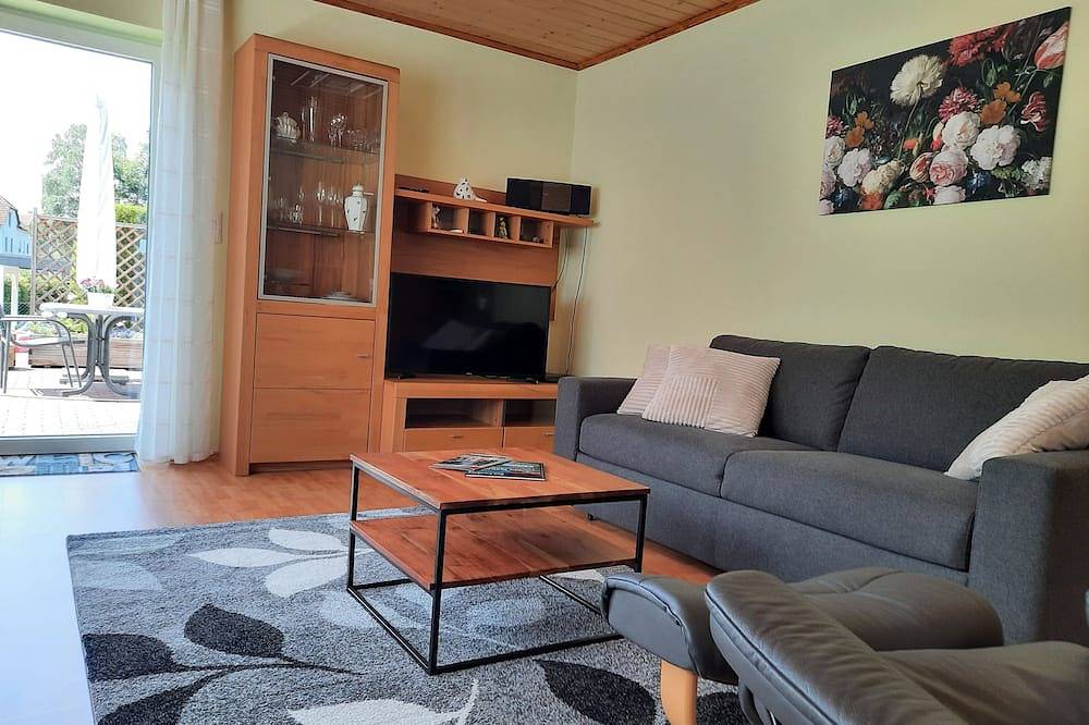 Ganze Wohnung, Schöne zentrumsnahe Ferienwohnung mit großer Terrasse in Bad Camberg in Bad Camberg, Landkreis Limburg-Weilburg