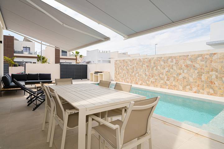 Ferienhaus für 6 Personen, mit Terrasse und Garten an der Costa Blanca - 4