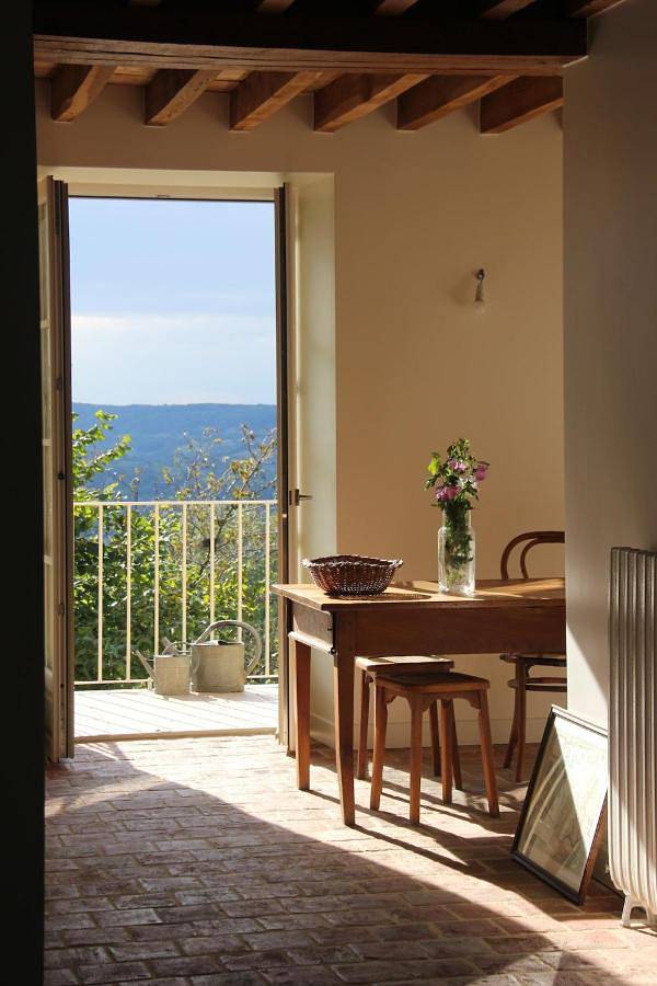 Location de vacances pour 7 personnes, avec Balcon et Terrasse ainsi que Jardin et Vue à Tharoiseau