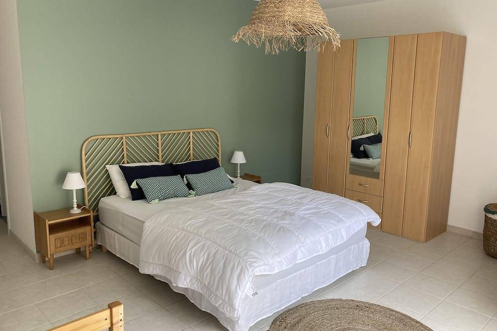 Grande Villa avec piscine, entre lac océan et golf, Biscarrosse, 14 pers. in Biscarrosse, Côte d’Argent