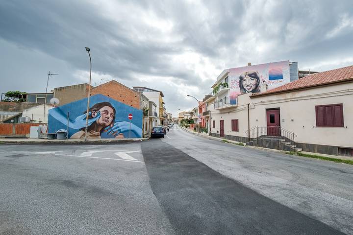 Entire apartment, Holiday Home 'Appartamento Marika' with Private Terrace, Wi-Fi and Air Conditioning in Pace del Mela, Messina Province