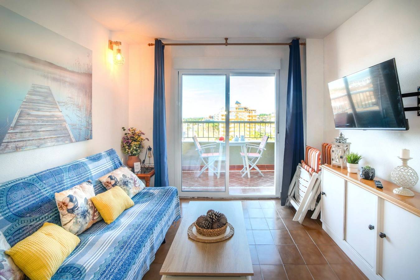 Ganze Wohnung, Ferienwohnung 'Bonito Piso a 1 Minuto de la Playa' mit Meerblick, Terrasse und Wlan in Islantilla, Lepe